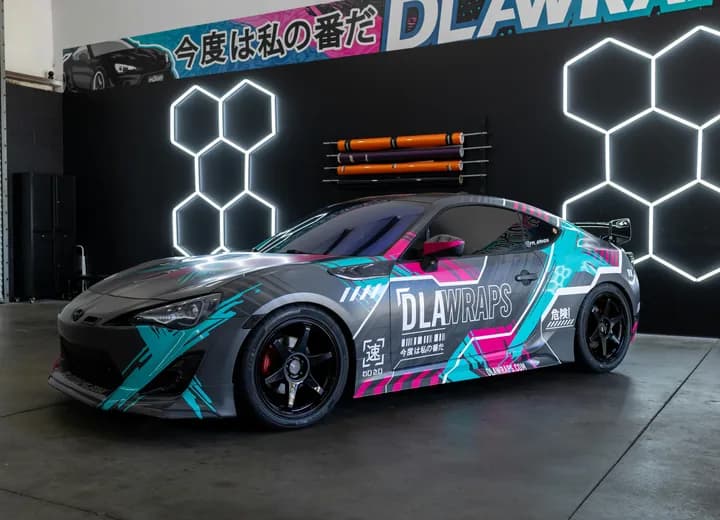 High-impact vehicle graphics
